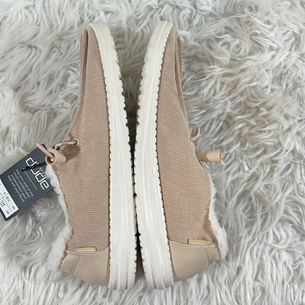HEY DUDE Women's Wendy Corduroy Cream Loafer Slip On Lightweight Size 9 NEW - Picture 10 of 16